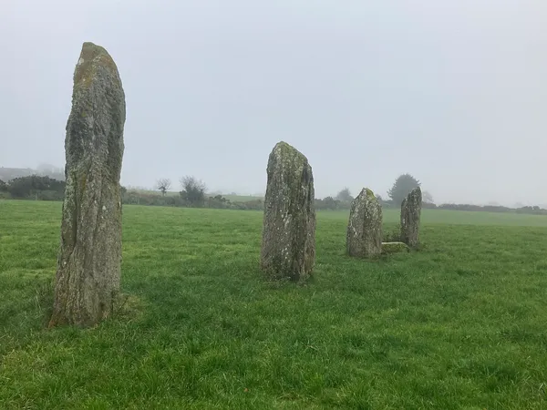Castlenalacht – la hilera de piedras más grande de Cork