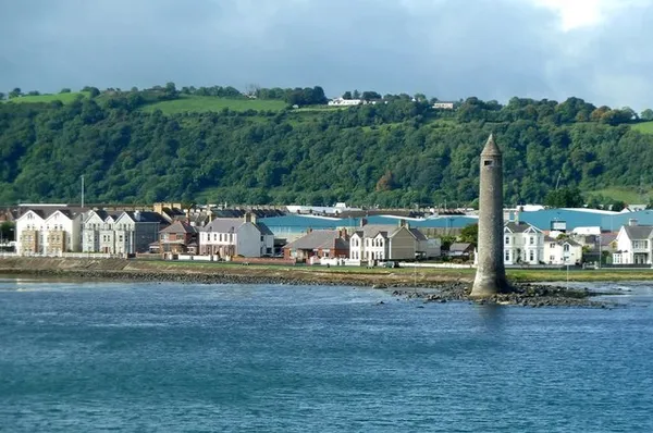 Passing the Chaine Monument at Larne