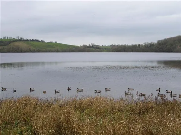 Emy Lough – Monaghans See mit Badestrand