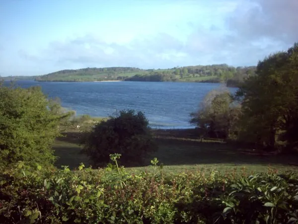 Lough Lene – klares Wasser und Wikingerfestungen