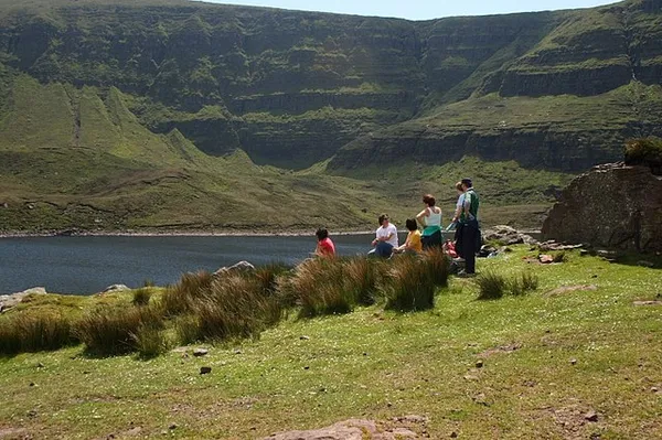 Lough Muskry – cigni, serpenti e falesie