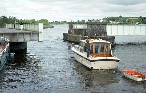 Portumna Swing Bridge – travée tournante de 1911 sur le Shannon
