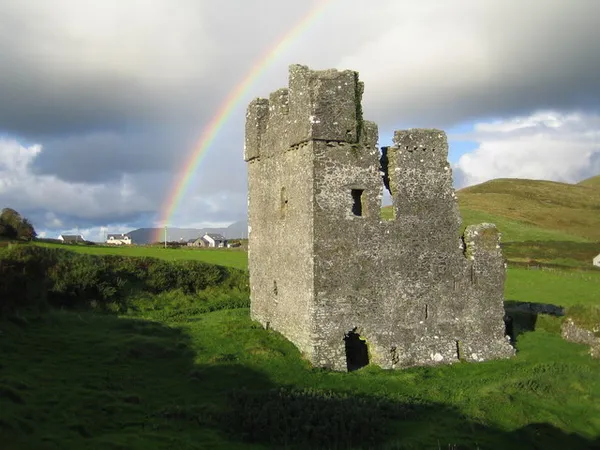 Rahinnane Castle – torre in un forte ad anello